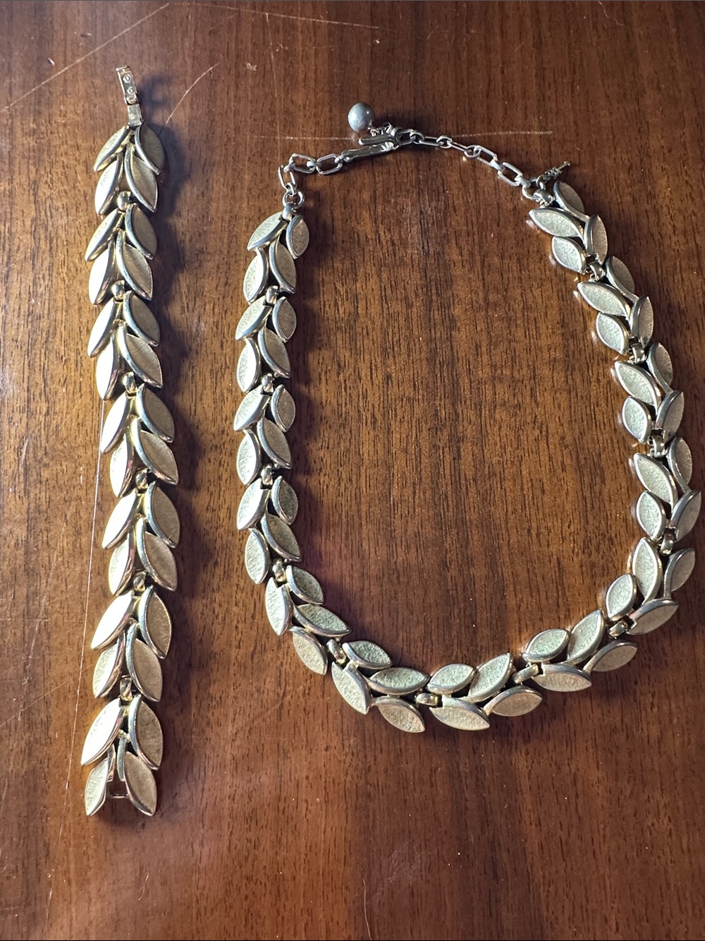 Vintage 50s/60s Crown Trifari Matte Gold Tone Leaf Link Necklace & Bracelet Set